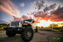 Load image into Gallery viewer, Oracle Jeep JL/Gladiator JT Oculus Bi-LED Projector Headlights - Amber/White Switchback